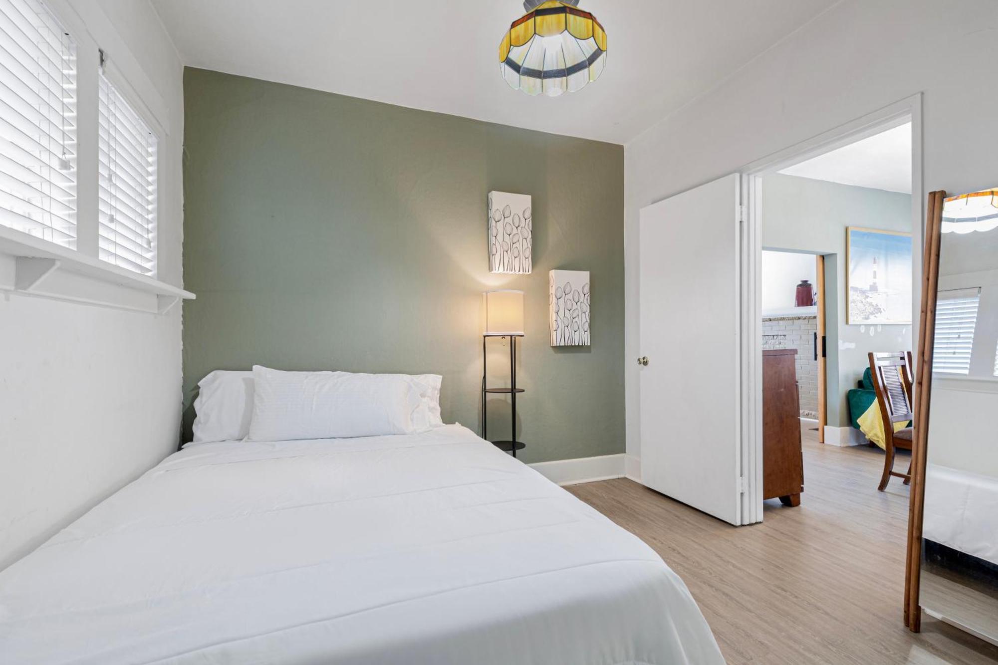 Vintage 3 Bedroom Home In Prime Eastlake Seattle With Private Parking Dış mekan fotoğraf