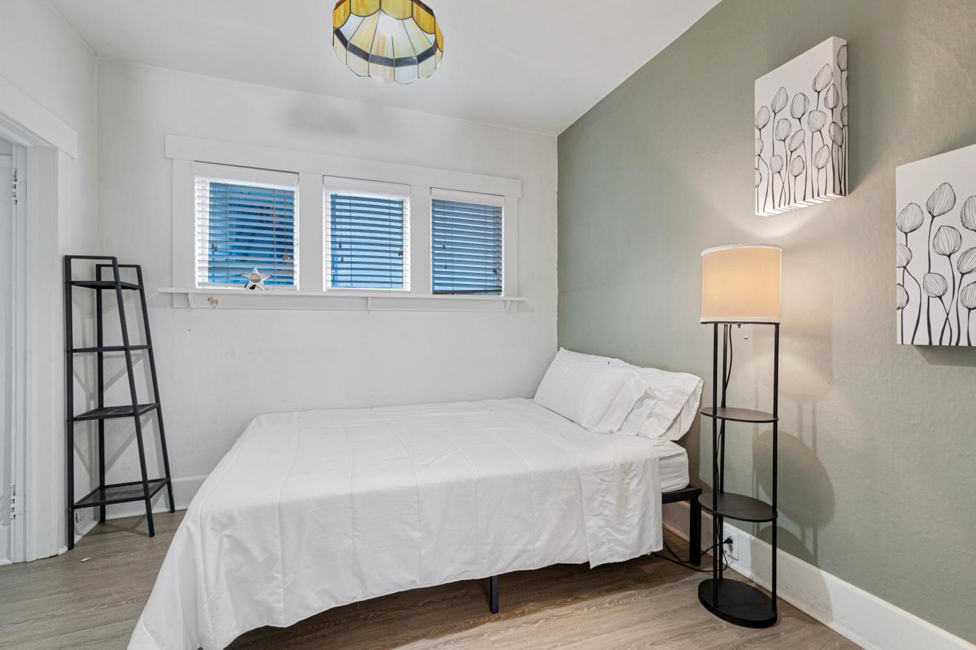 Vintage 3 Bedroom Home In Prime Eastlake Seattle With Private Parking Dış mekan fotoğraf