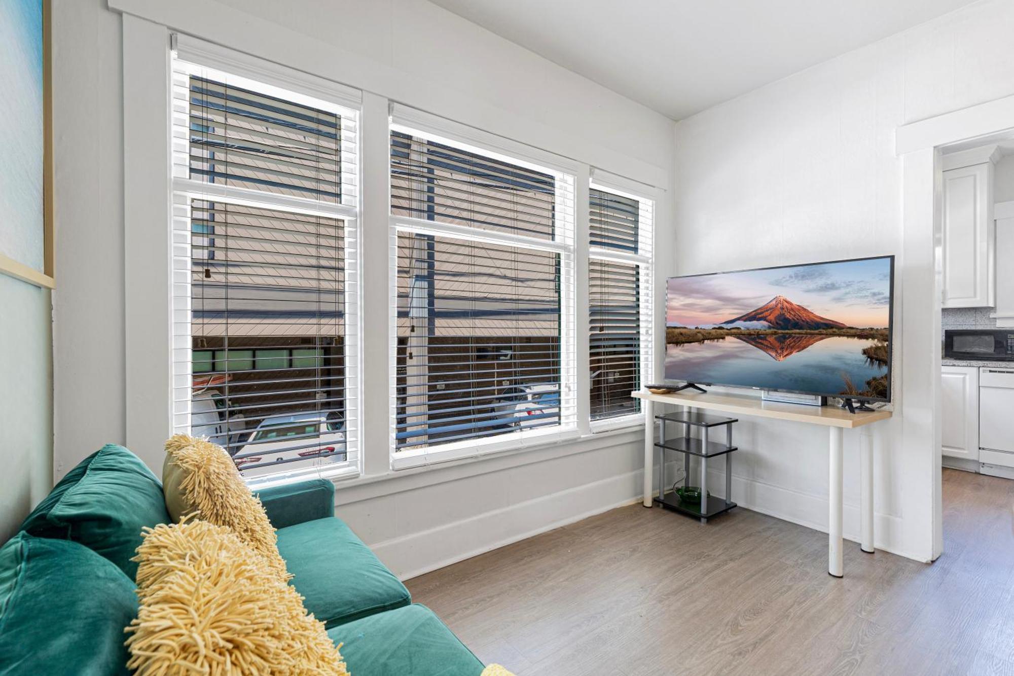 Vintage 3 Bedroom Home In Prime Eastlake Seattle With Private Parking Dış mekan fotoğraf